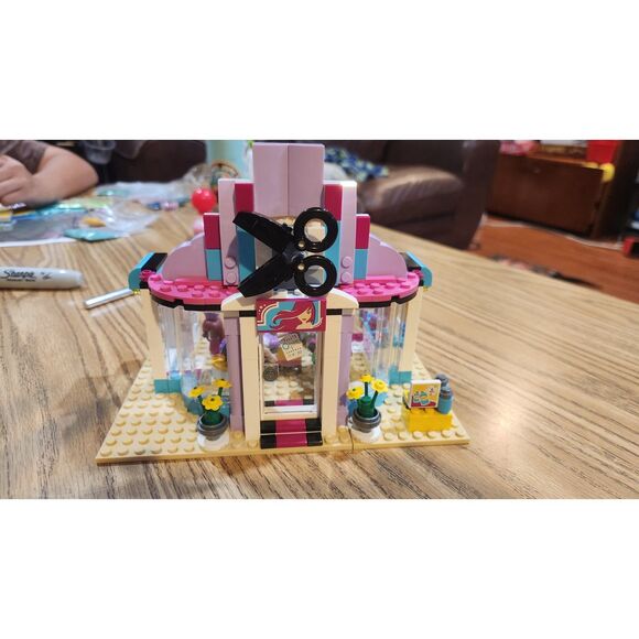 LEGO Friends #41093   Friends 41093 Heartlake Hair Salon 100% Complete w/ Manuals Retired